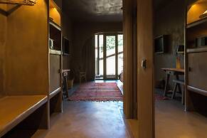 Life Gallery Hotel