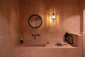 Life Gallery Hotel