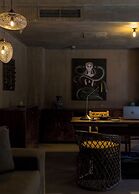Life Gallery Hotel