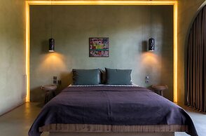 Life Gallery Hotel