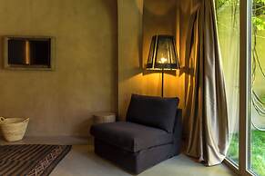 Life Gallery Hotel