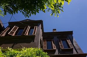 Life Gallery Hotel