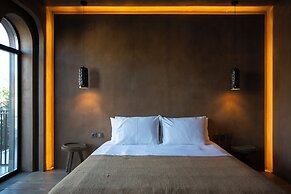 Life Gallery Hotel