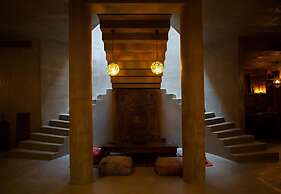 Life Gallery Hotel