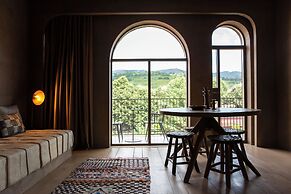 Life Gallery Hotel