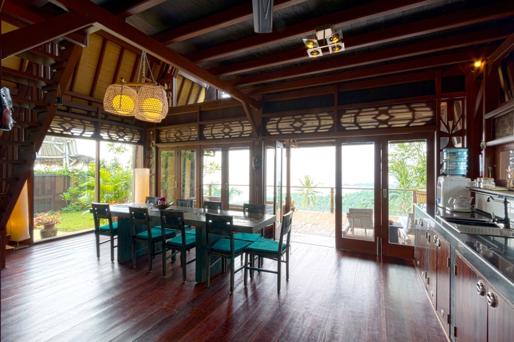 Villa Umbrella