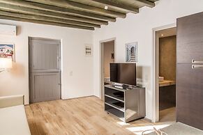 Tinos Pegion House