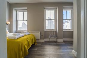 1 Elliot Terrace