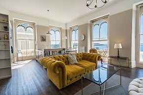 1 Elliot Terrace
