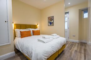 1 Elliot Terrace
