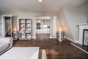 1 Elliot Terrace