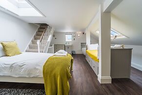 1 Elliot Terrace