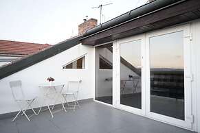 Attic Flat With Amazing Terrace
