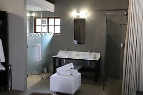 Monate Game Lodge