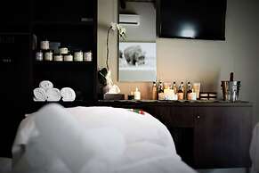 Monate Game Lodge