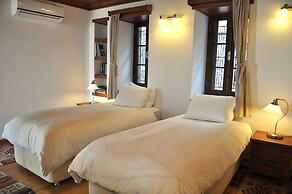 Ionia House
