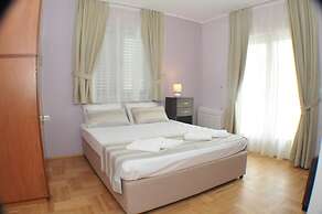 M-Club Hotel