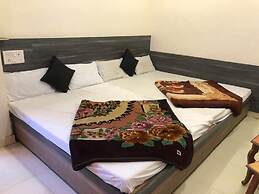 Hotel Satpura Safari