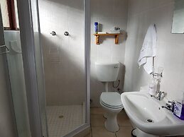 Valley Heights Guest House B&B