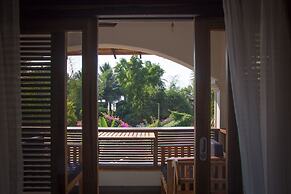 Dunhill Beach Resort