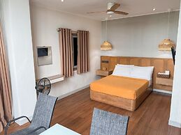 Metro Pines Inn