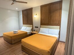Metro Pines Inn