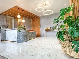 Metro Pines Inn