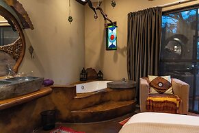 Leopards Rock Bush Boutique