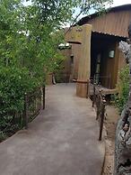 Leopards Rock Bush Boutique