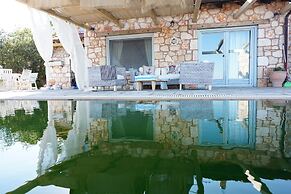 Ariadne Eco Retreat