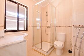 Villas2go2 Crown