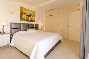 Villas2go2 Crown