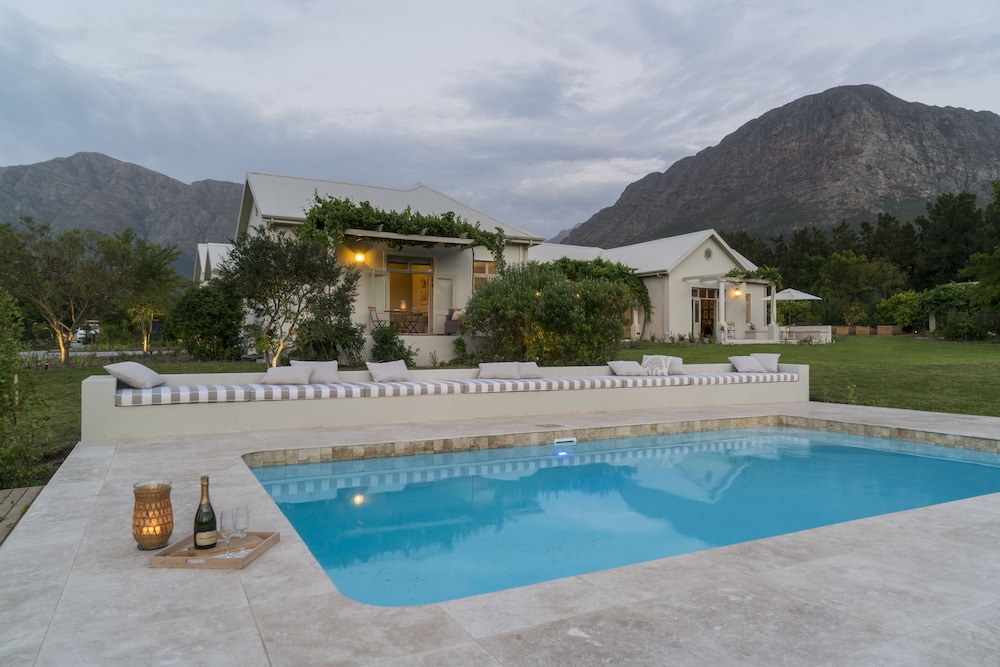 Cape Vue Country House