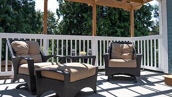 Kelowna Bed & Breakfast (CHATHAM HOUSE)