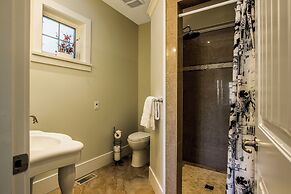 Kelowna Bed & Breakfast (CHATHAM HOUSE)