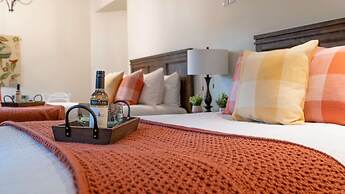 Kelowna Bed & Breakfast (CHATHAM HOUSE)