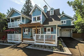 Kelowna Bed & Breakfast (CHATHAM HOUSE)