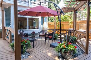 Kelowna Bed & Breakfast (CHATHAM HOUSE)