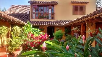 La Casa Amarilla