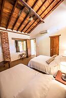 La Casa Amarilla