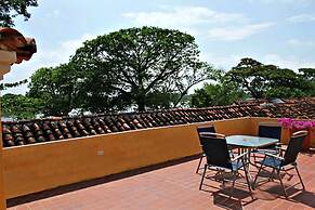 La Casa Amarilla