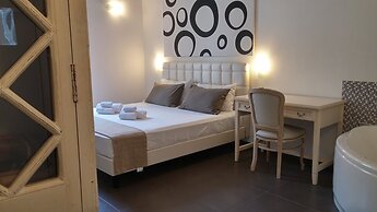 Up Room & Suite