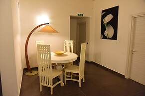 Up Room & Suite