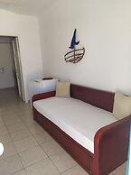 Leon Santorini