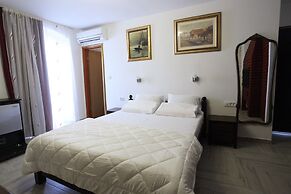 Golden Gate Rooms