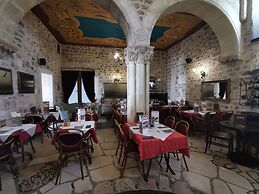 Golden Gate Rooms