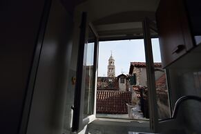 Golden Gate Rooms