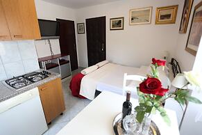 Golden Gate Rooms