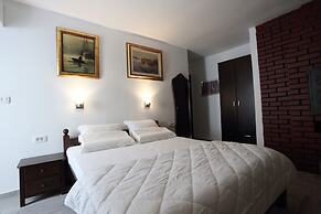 Golden Gate Rooms