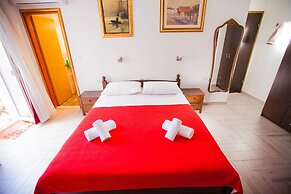 Golden Gate Rooms